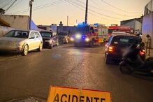 Motociclista ferido em colisão entre mota e carro em Camarate. Condutor de ligeiro colocou-se em fuga