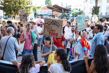 Protesto contra tentativa de privatização de praias da Arrábida reúne 