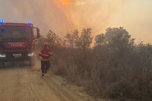 Bombeiros combatem fogo no concelho da Covilhã, distrito de Castelo Branco