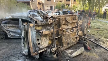 Pelo menos um morto e 21 feridos em bombardeamento russo em zona residencial de Zaporizhzhia