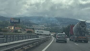 A4 cortada após colisão entre camião e carro em Valongo