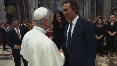 Papa Leão XIV encontra-se com ator Matthew McConaughey no Vaticano 