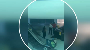 Tecto desaba dentro de loja em centro comercial nas Caldas da Rainha