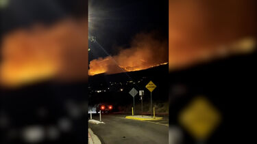 Imagens mostram incêndio de grandes dimensões no Nevada