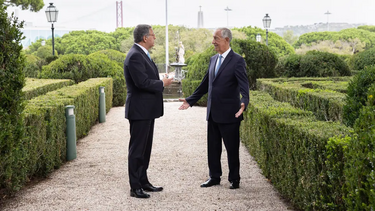 Seguro com mais um milhão de euros no orçamento do que Marcelo