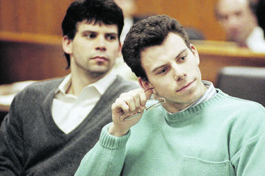 Lyle (à esquerda) e Erik Menendez cumprem uma pena de 50 anos a prisão perpétua. Há um ano viram negado o pedido de liberdade condicional