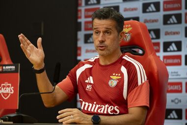 Marco Silva reclama urgência nos reforços