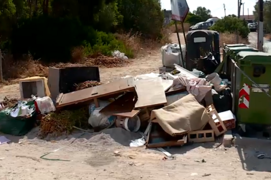 Lixo toma conta da Charneca da Caparica e revolta moradores