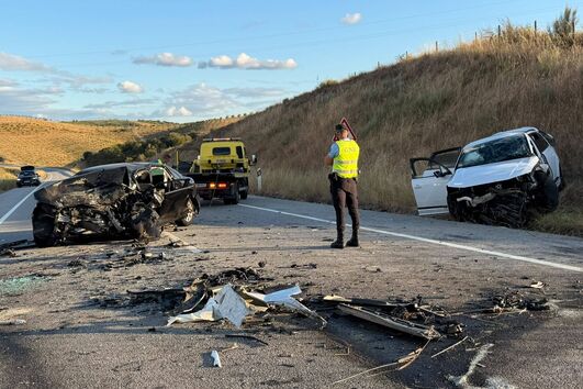 Um idoso morreu e uma família de seis ficou ferida com gravidade, esta segunda-feira, em colisão frontal em Valpaços