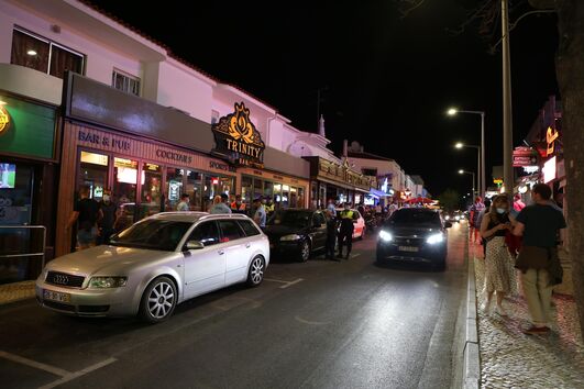 Funcionária de bar regressava a casa quando foi violada por estrangeiro