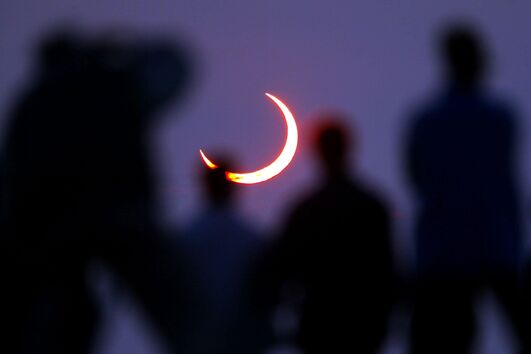 Eclipse solar poderá ser eternizado na memória sem recorrer a telescópios ou máquinas caras.
