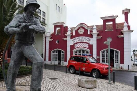 Bombeiros de Alcabideche foram chamados a assistir a vítima