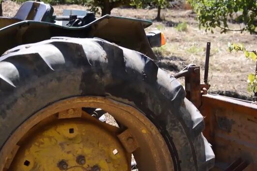 Idoso morre debaixo de um trator em Valpaços