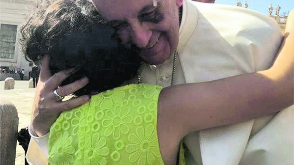 "O Papa Francisco tirou-me o tumor": Deram-lhe meses de vida, mas Ana continua a desafiar a medicina 