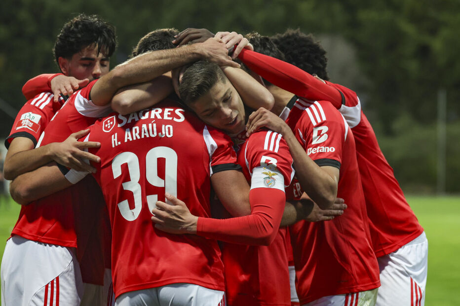 Benfica B conquistaou, este sábado, o Troféu Germano Figueiredo frente ao Atlético