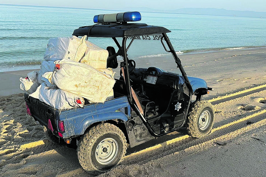 Polícia Marítima apanhou a droga junto ao areal da zona balnear