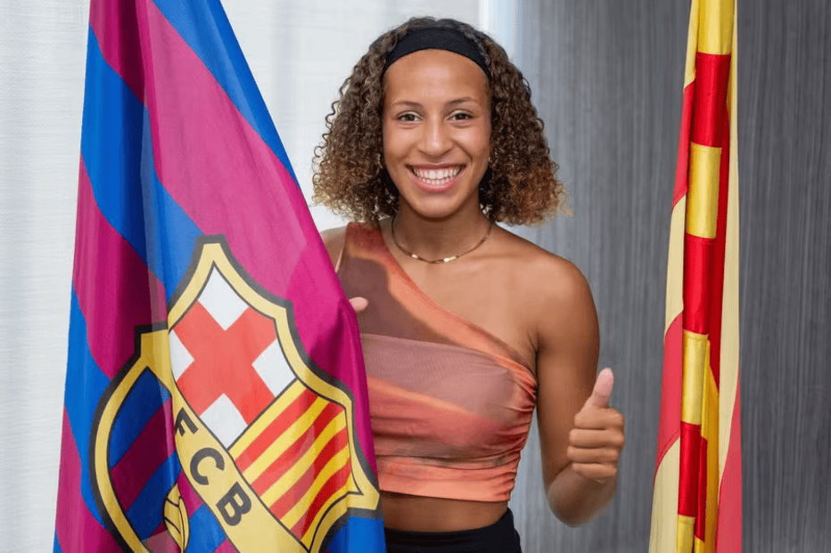 Futebolista portuguesa Iara Lobo renovou, esta segunda-feira, com FC Barcelona e é cedida ao Parma