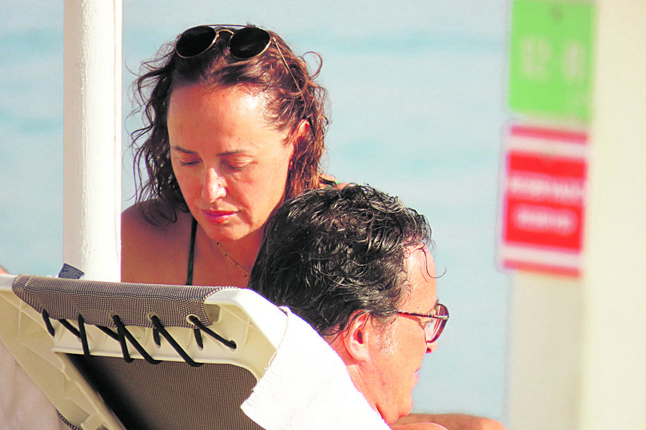 Marisa Cruz e Miguel Roque Martins de férias no Algarve