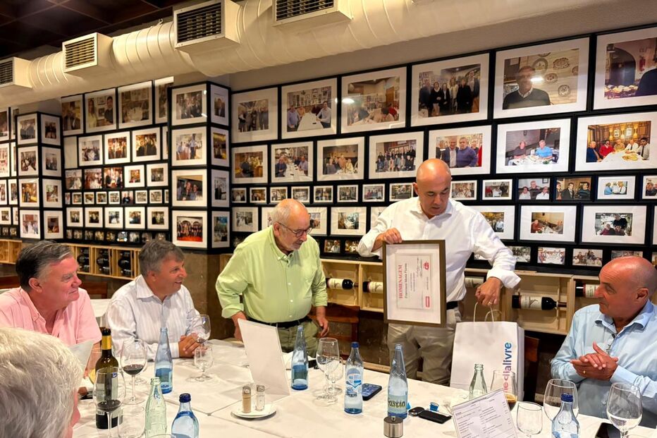 Correio da Manhã homenageia Francisco Moita Flores pelos 25 anos de colaboração