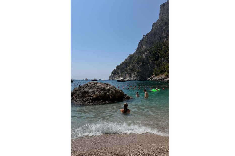 Matilde Mourinho de férias em Capri, Itália