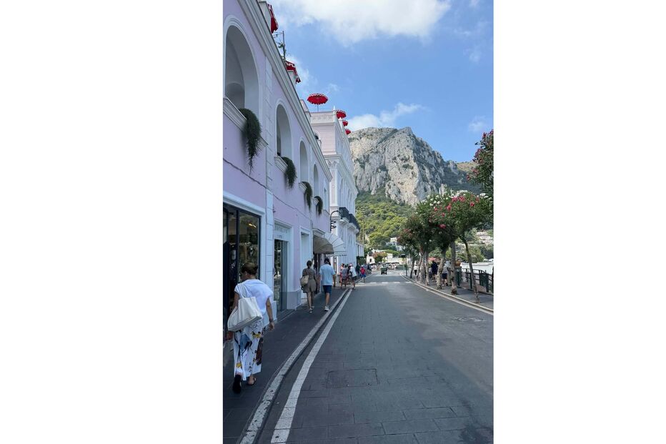 Matilde Mourinho de férias em Capri, Itália