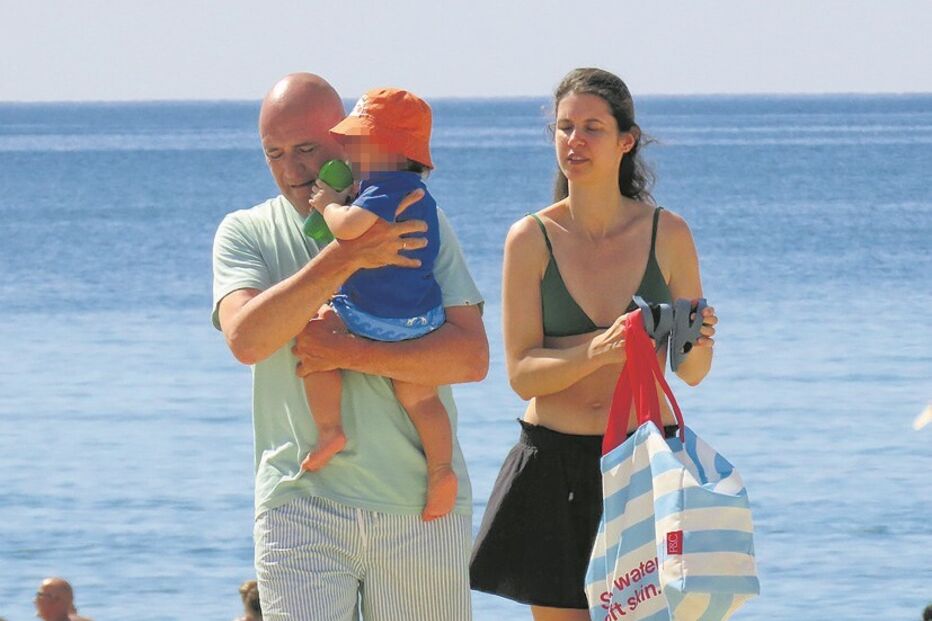 Pedro Passos Coelho com a filha e o neto