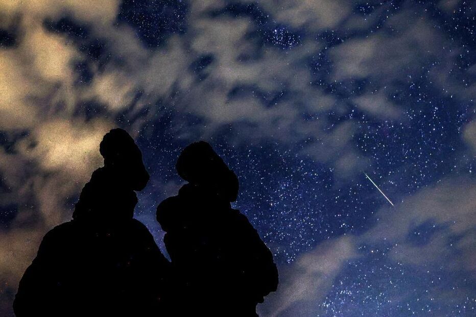 Chuva de estrelas perto de Kratovo, República da Macedônia do Norte
