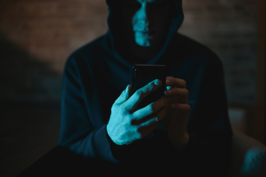 Pornografia xxx telemóvel xxx homem xxx hacker 