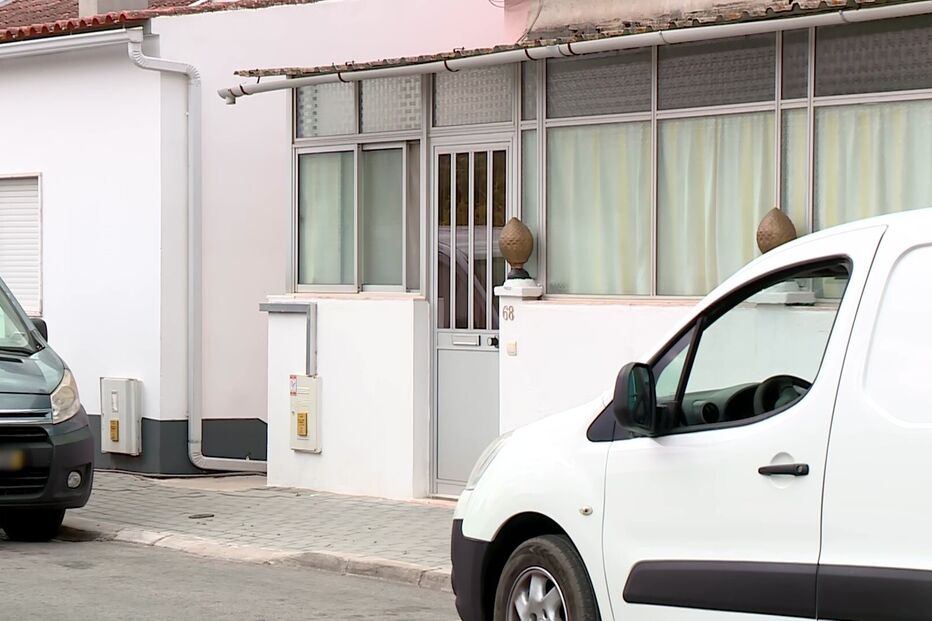 Idosa despejada de casa no Barreiro