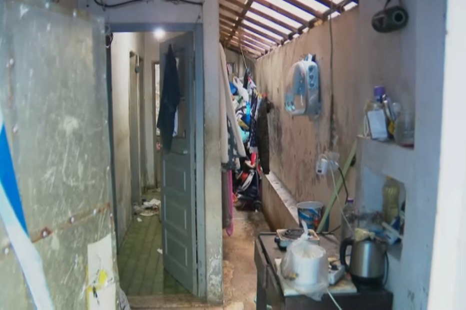 Casal vive durante meses com cadáver de idoso dentro de casa para continuar a receber a reforma 