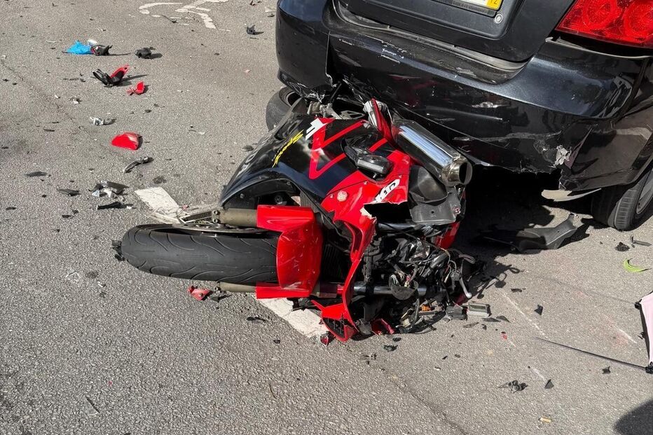 Motociclista gravemente ferido após colidir com carro em Braga