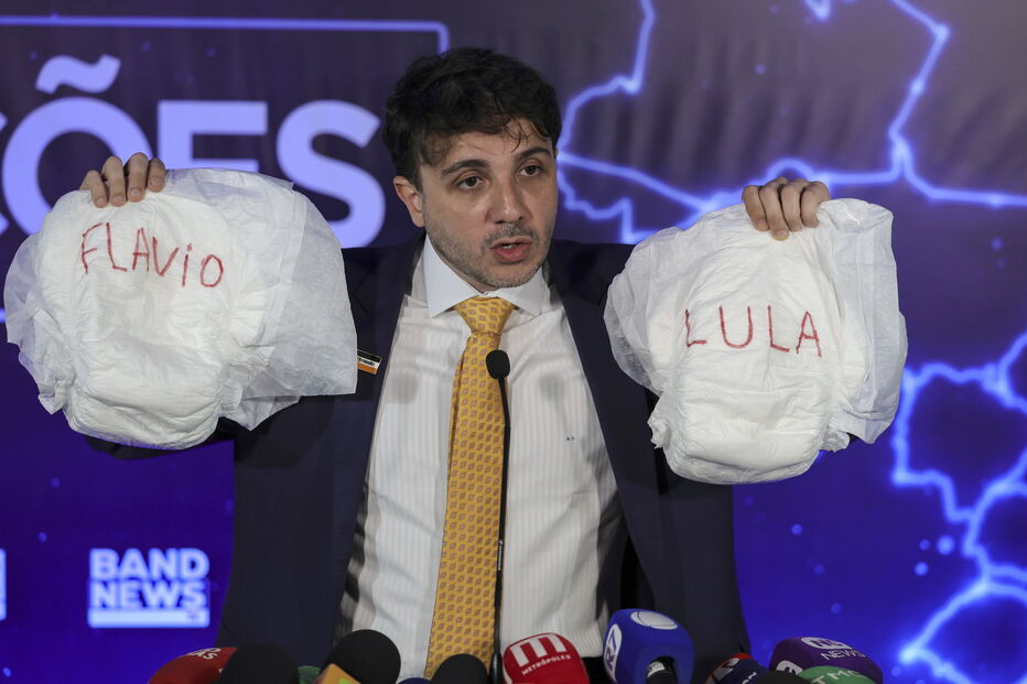 Renan Santos antes do primeiro debate presidencial para as eleições de 2026