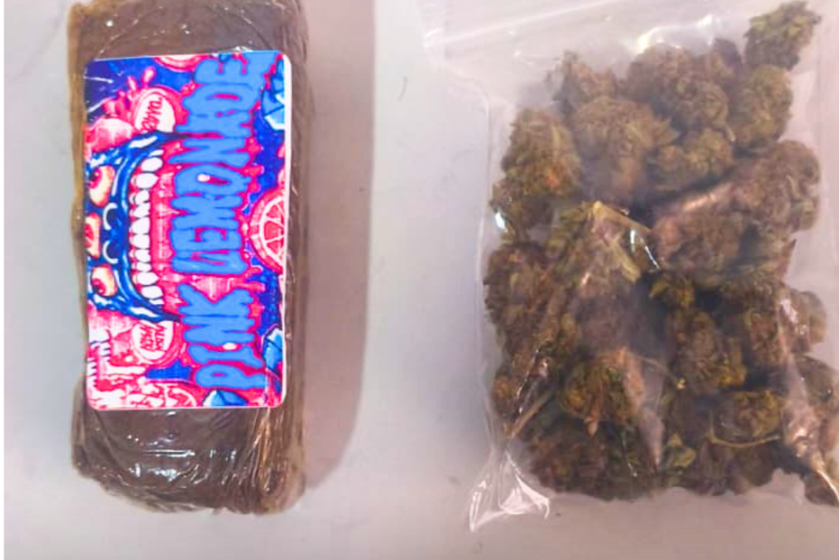 Polícia apreende haxixe e marijuana embalada em saco plástico