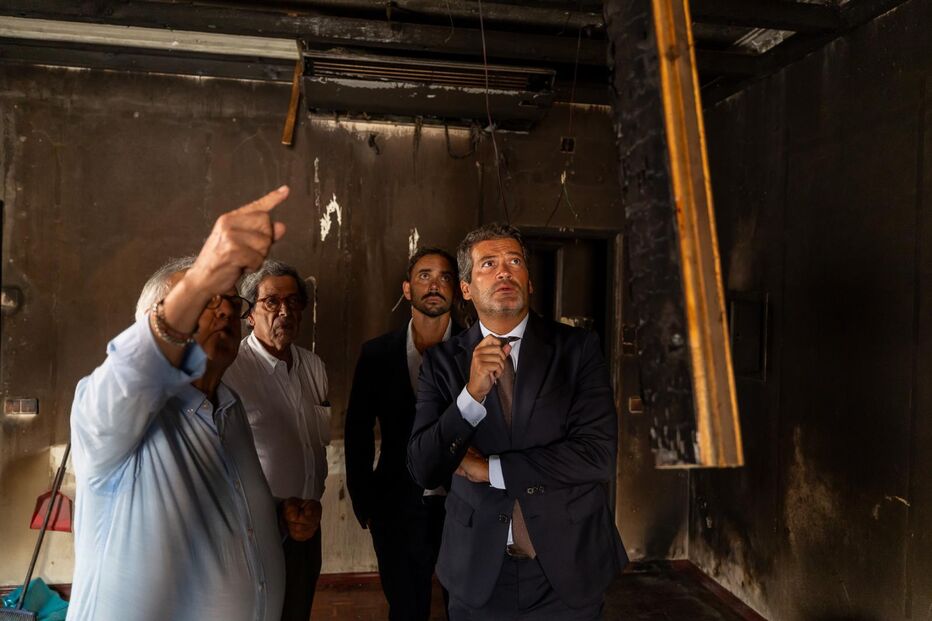 André Ventura visitou sede do Chega em Évora que ardeu