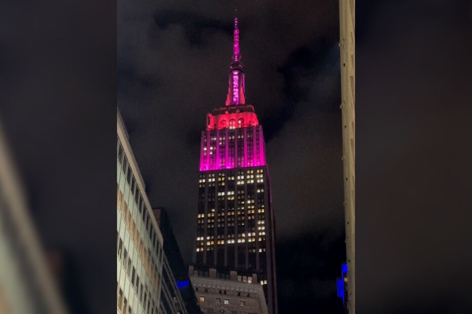 Empire State Building iluminado de rosa em homenagem a Dolly Parton