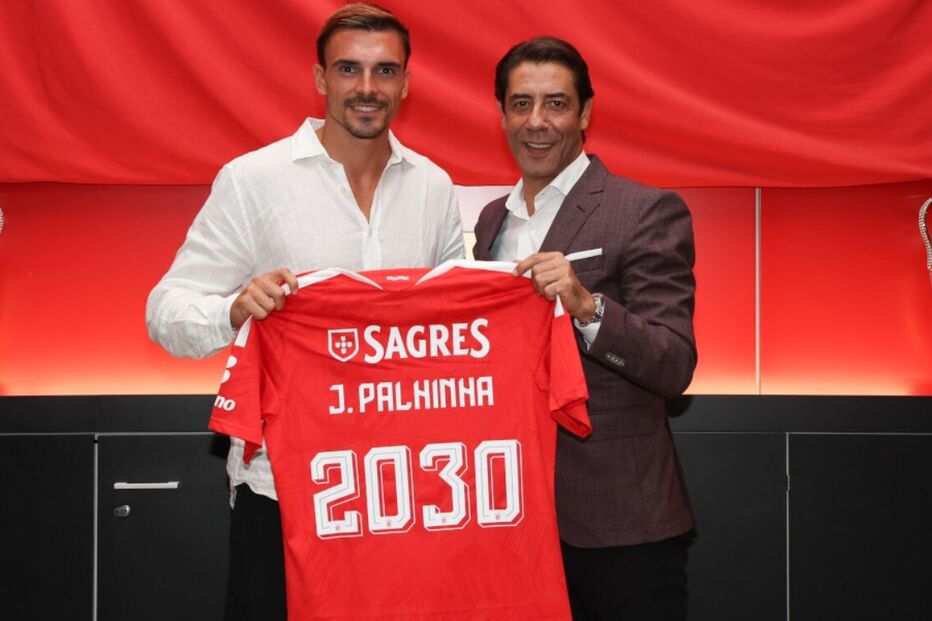 Palhinha ao lado de Rui Costa, presidente do Benfica