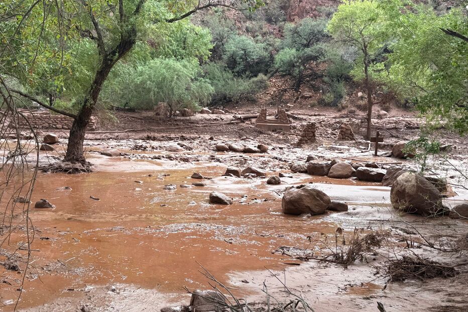 Enxurrada faz 15 desaparecidos no Grand Canyon nos EUA. Dezenas de pessoas retiradas da zona