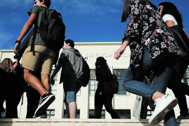 Pedidos para estatuto de estudante deslocado aumentaram muito