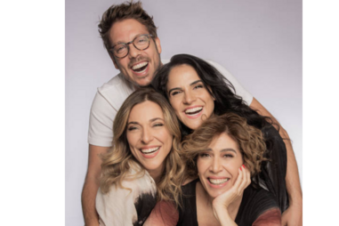 Fábio Porchat com as atrizes e comediantes Júlia Rabello, Maria Clara Gueiros e Priscila Castello Branco 