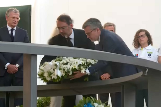 “Há ausências que o passar dos dias não apaga”: Inaugurado memorial às vítimas do descarrilamento do elevador da Glória