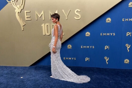 De Nicole Kidman a Zendaya: estrelas brilham na passadeira azul dos Emmy