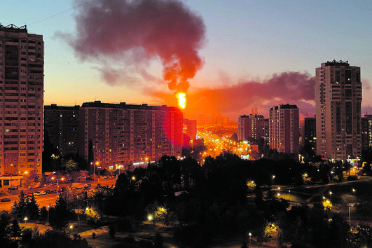 Alguns drones atingiram a refinaria de petróleo de Moscovo, causando um incêndio