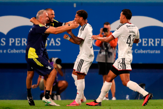 Pauwels festeja golo da vitória do Casa Pia