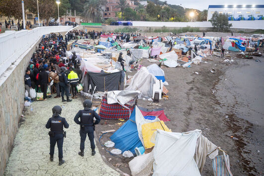 Migrantes em Ceuta 