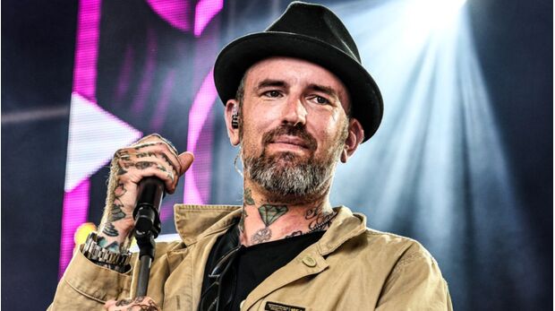 Vencedor do 'The Voice' encontrado morto aos 43 anos