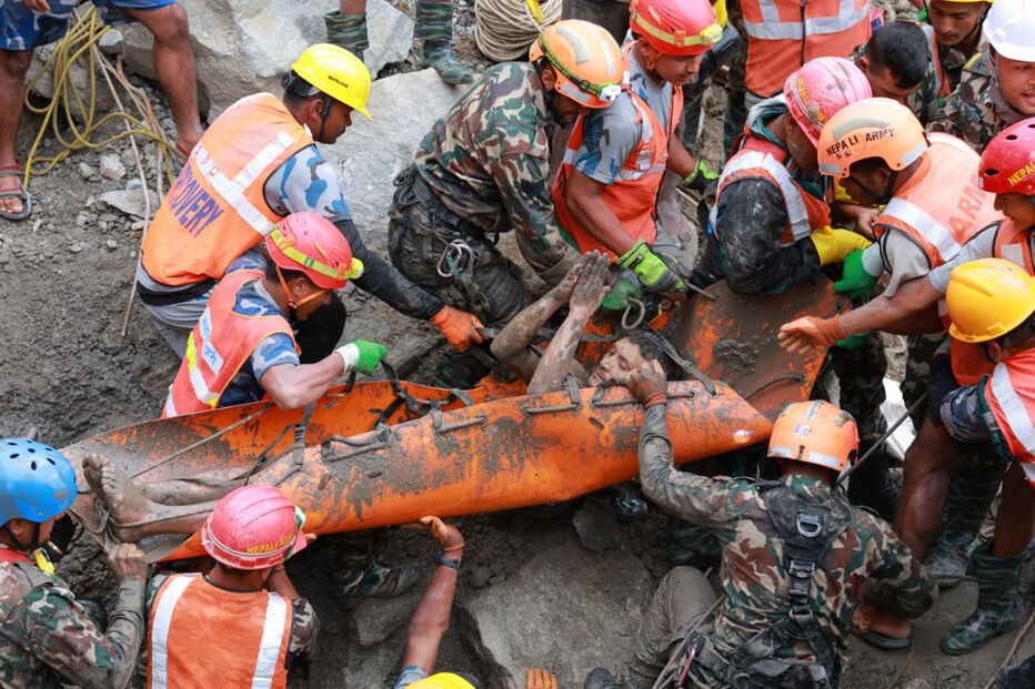 Trabalhador preso há 9 dias em túnel no Nepal foi resgatado com vida