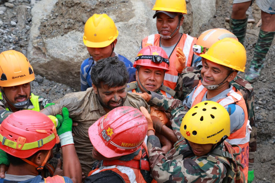 Trabalhador preso há 9 dias em túnel no Nepal foi resgatado com vida