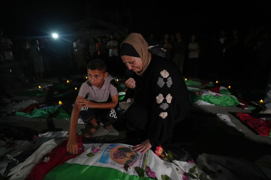 Gaza enterra corpos recuperados