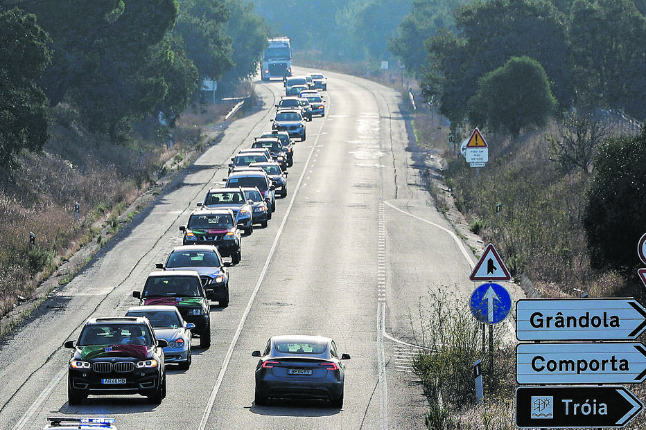 ‘Buzinão’ e marcha lenta contra subida dos preços dos combustíveis