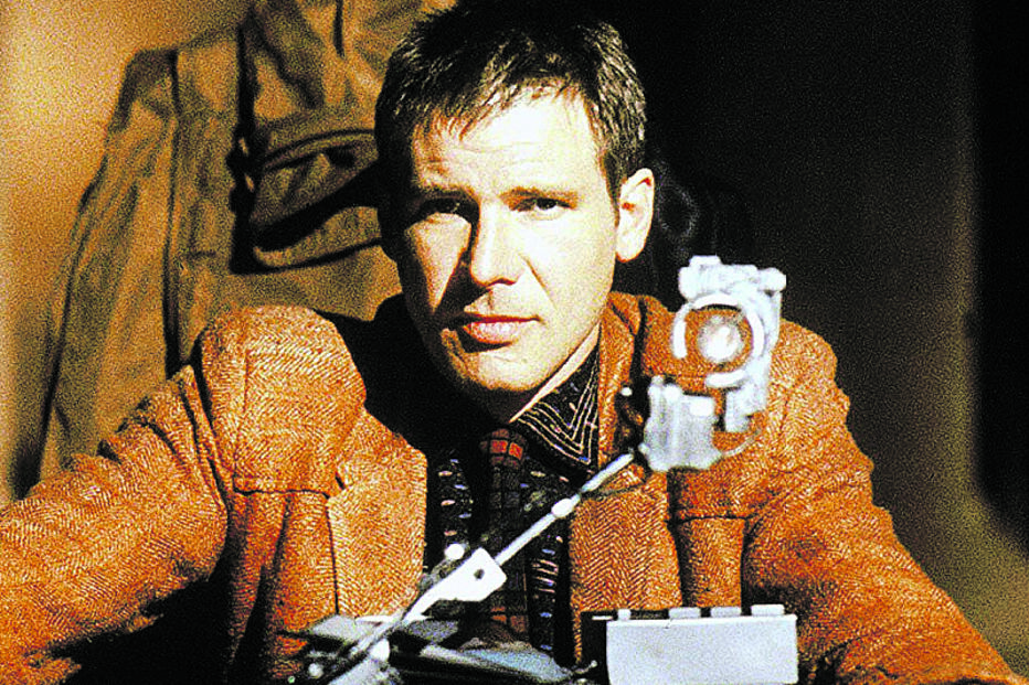 Blade Runner. Robôs da última geração, quase indistinguíveis dos humanos, mas mais fortes e inteligentes, procuram o criador 